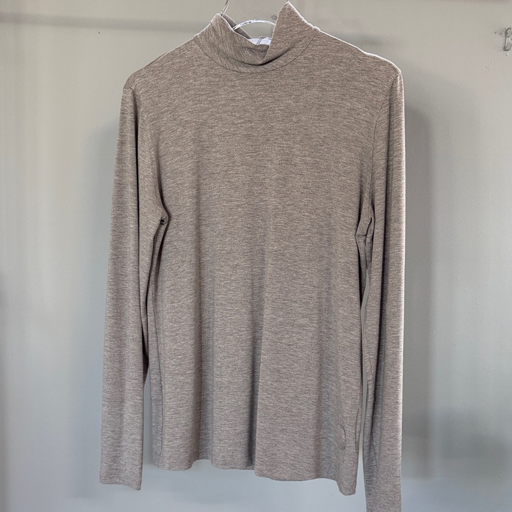 Akris Punto Women’s Gray Turtleneck